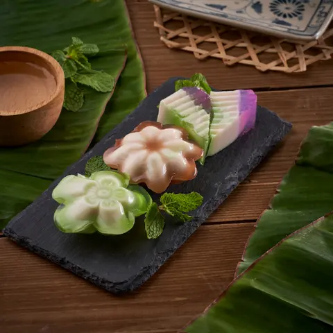 Hình ảnh Rau Câu Hoa Tuyết Tứ Vị (Hộp 3 Bánh)