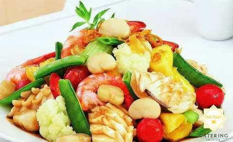 Hình ảnh Nui xào mực