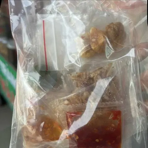 Hình ảnh bánh phơi sương tóp mỡ