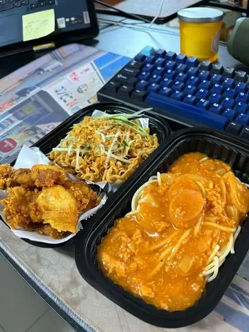 Hình ảnh Combo Couple ( Mì ý mix mì trộn gà rán)
