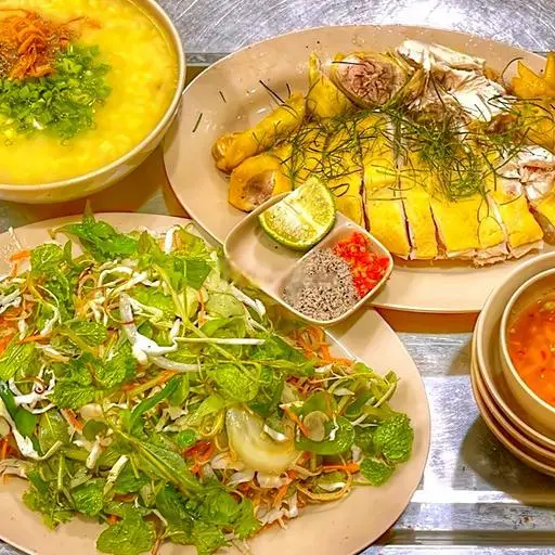 Hình ảnh Combo Nửa Con Gà Chặt Lá Chanh