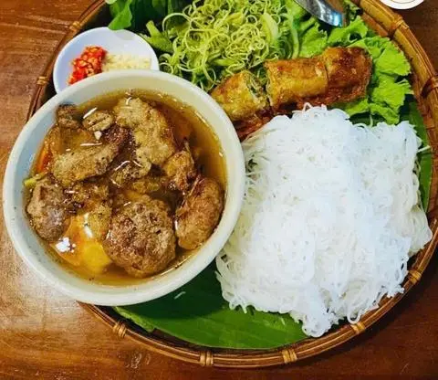 Hình ảnh Bún Chả Đặc Biệt nhiều thịt 