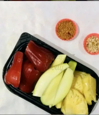 Hình ảnh Xoài - mận - thơm(kèm muối chấm)