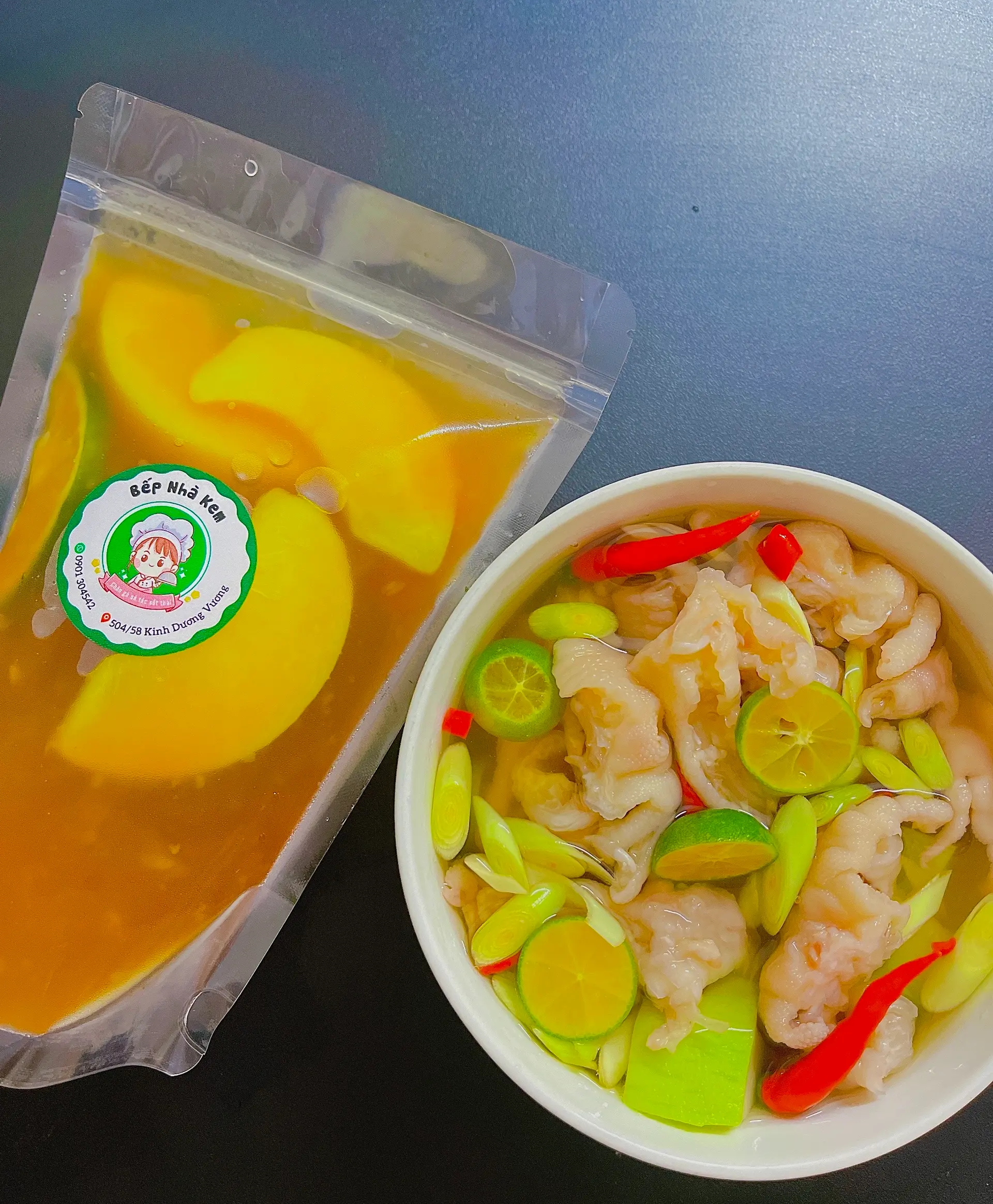 Hình ảnh CHÂN GÀ RÚT XƯƠNG NGÂM SẢ TẮC NHỎ KÈM TRÀ TUỲ CHỌN