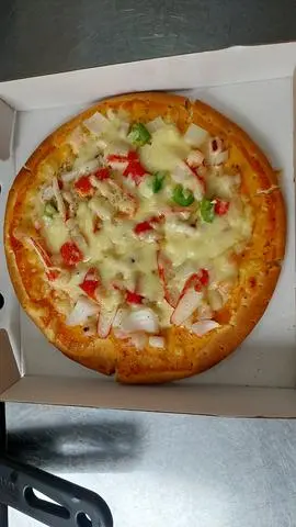 Hình ảnh Pizza thịt xông khói,thanh cua size 20cm