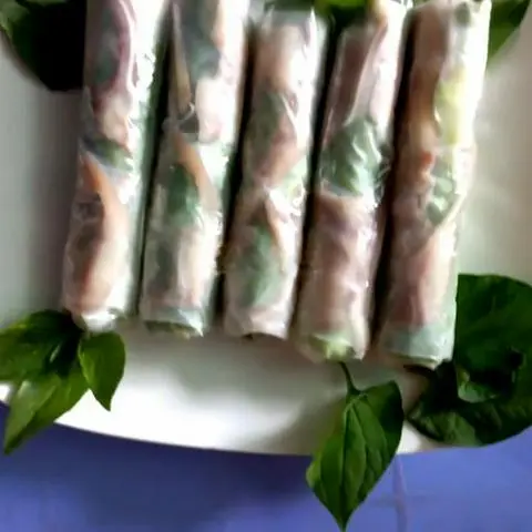 Hình ảnh Gỏi cuốn tai heo - phần 5 cuốn nước chấm - mắm nêm
