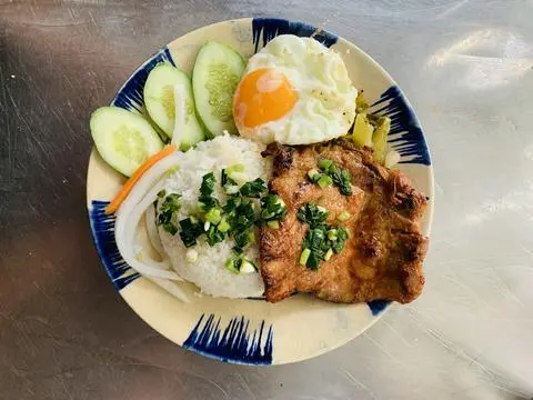 Hình ảnh Cơm sườn ốp la
