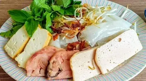 Hình ảnh Bánh ướt thập cẩm