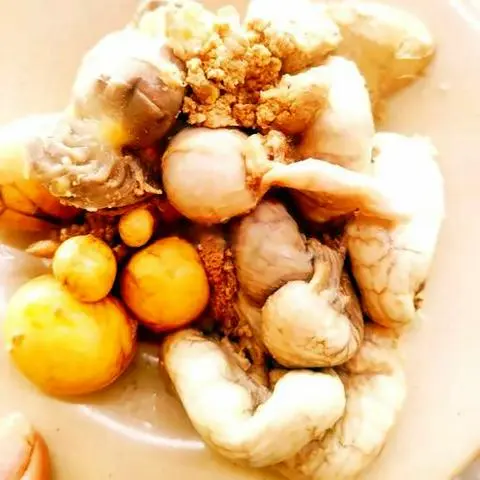 Hình ảnh 1 bộ lòng gà trứng non đầy đủ