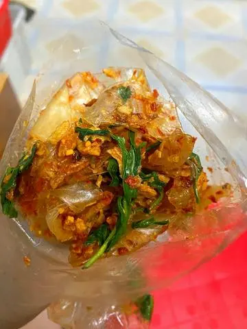 Hình ảnh Bánh Tráng Trộn Satế Hành Phi Rau Răm