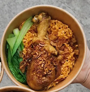 Hình ảnh mì đùi gà trộn sốt tứ xuyên 