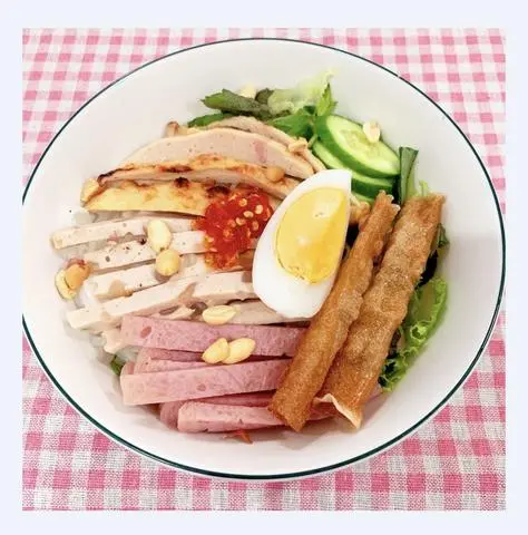 Hình ảnh Bún nem thập cẩm