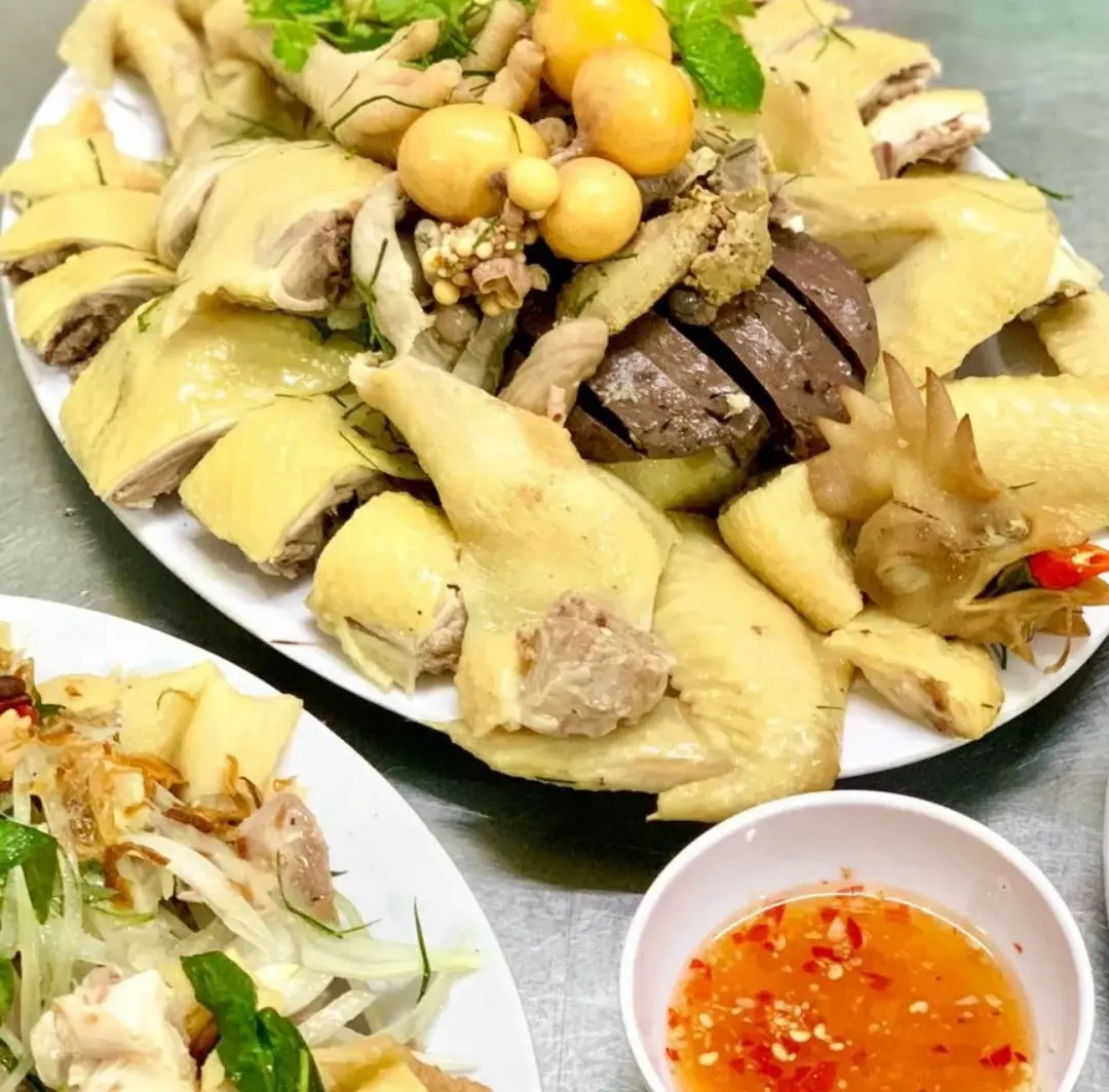 Hình ảnh Gỏi Gà Nguyên Con + Gỏi + 3 phần cháo + tặng 1 pepsi