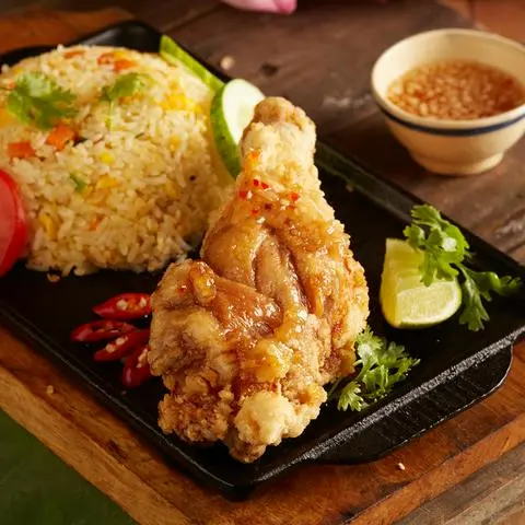 Hình ảnh Cơm gà giòn Mộc Vị