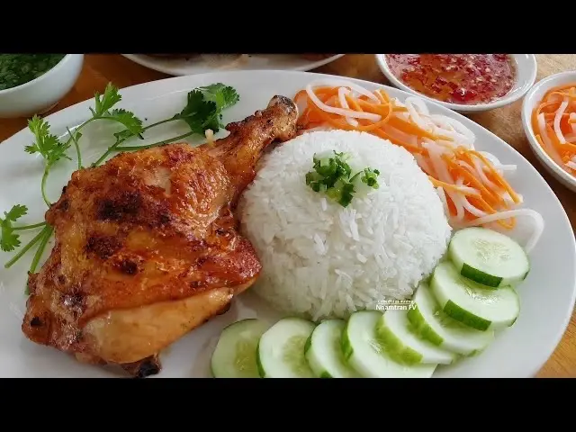 Hình ảnh Cơm gà nướng Mai Quế Lộ