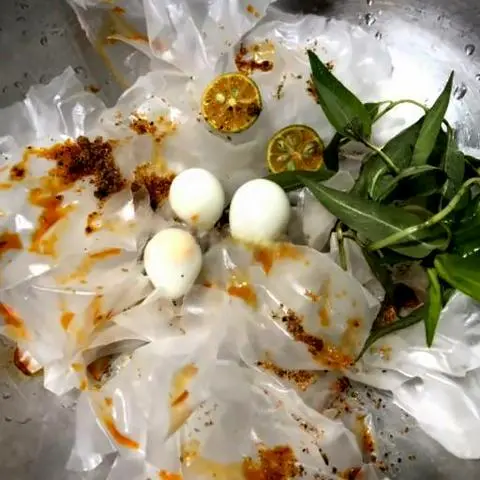 Hình ảnh Bánh tráng phơi sương trộn muối nhuyễn