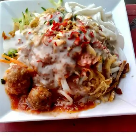 Hình ảnh Bánh tằm bì xíu mại