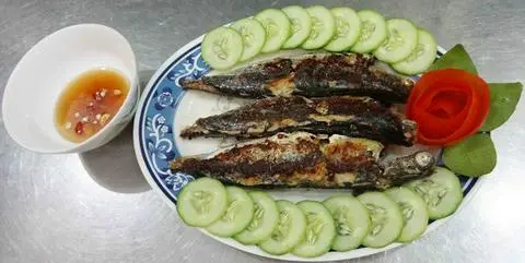 Hình ảnh Cơm - cá biển chiên