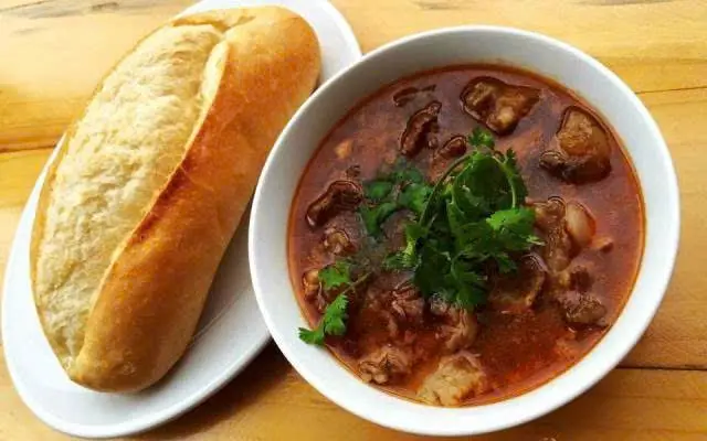 Hình ảnh Bánh mì sốt vang ( bò kho) 