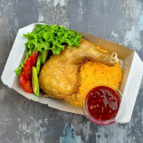 Hình ảnh Cơm Chiên Đùi Gà Sốt BBQ