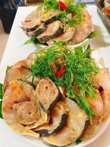 Hình ảnh Lẩu cá Tầm nấu măng chưa