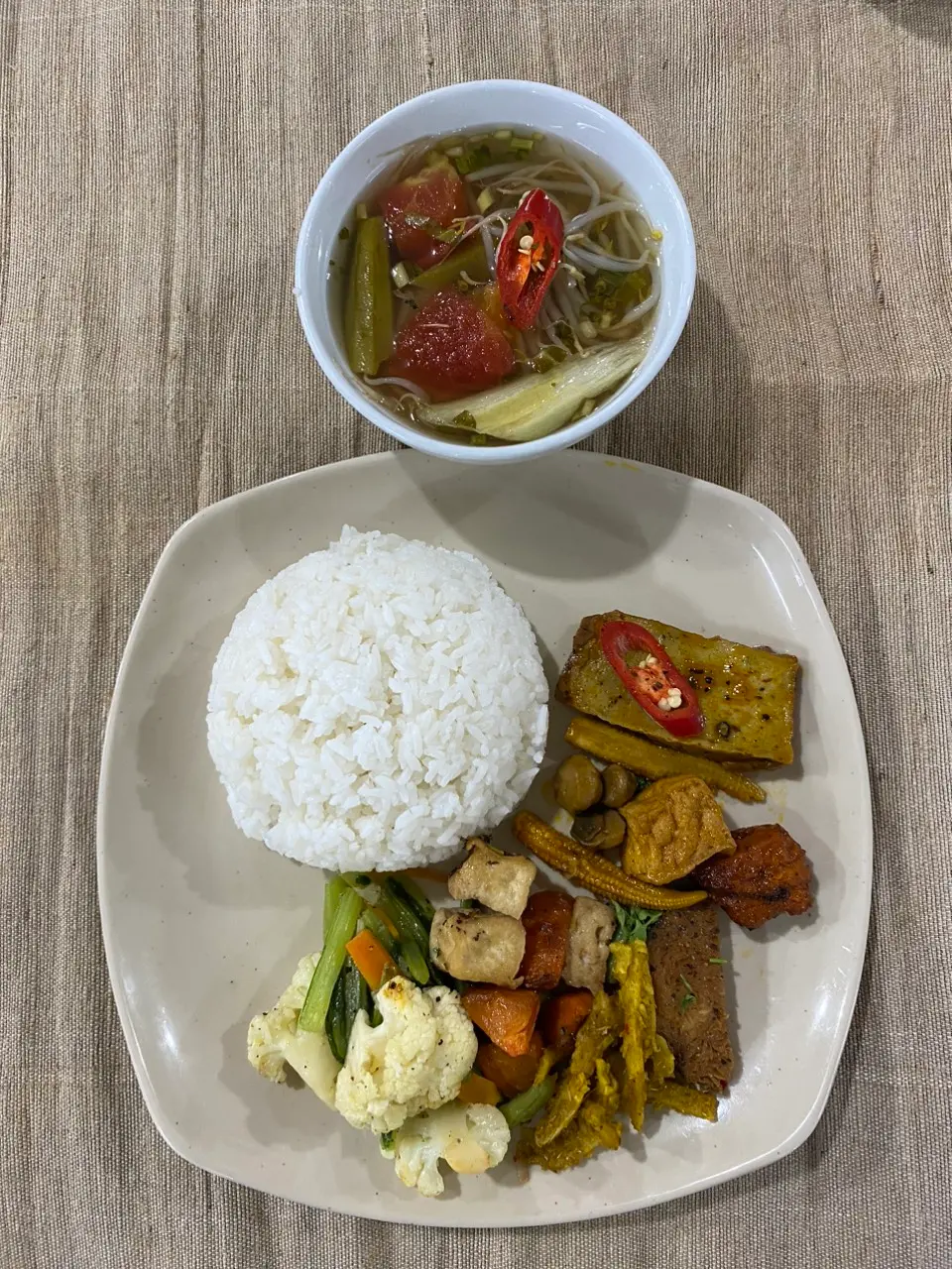 Hình ảnh Cơm thập cẩm