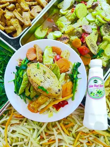 Hình ảnh Cơm Chay Thập Cẩm + Cá Thu Sốt + Sữa Hạt Sen