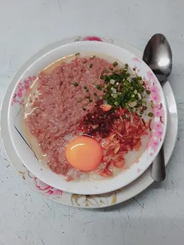 Hình ảnh Cháo thịt bằm trứng gà luộc - Tặng Quẩy 