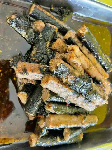 Hình ảnh cơm cá kèo kho tiêu, rau xào 