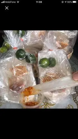 Hình ảnh bánh tráng muối sate tắc 