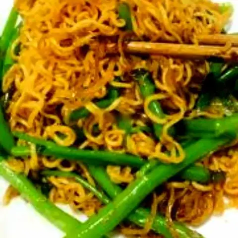 Hình ảnh Mì Xào Rau Bơ Tỏi