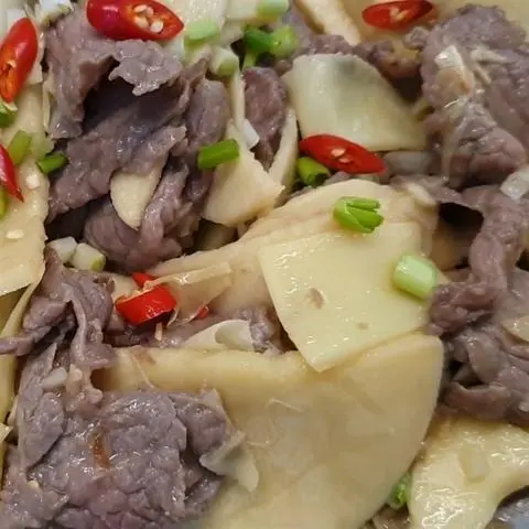 Hình ảnh Cơm bò xào măng