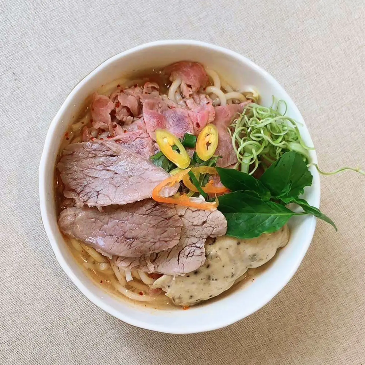 Hình ảnh Bún Bò Tái ,Nạm ,Chả