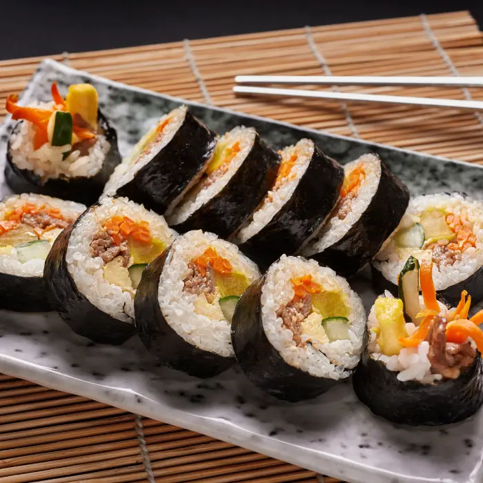 Hình ảnh Kimbap Chả Cá Xào Cay