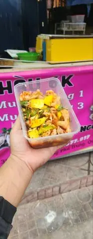Hình ảnh chân gà sốt thái ( lớn ) 