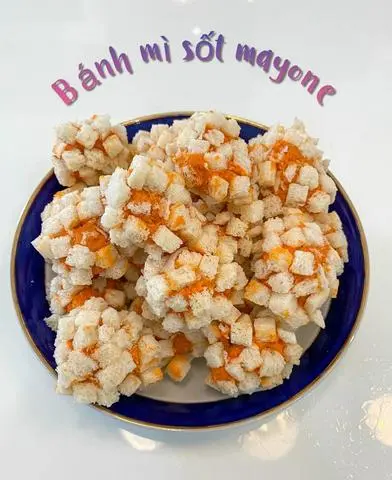 Hình ảnh Bánh mì hải sản sốt mayone