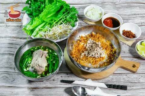 Hình ảnh hủ tiếu xương ống khô