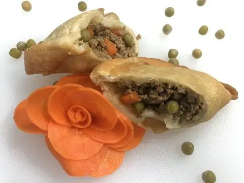 Hình ảnh Bánh xếp kẹp bò Qatar