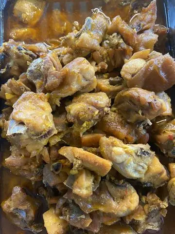 Hình ảnh Cơm Gà Kho Sả Ớt