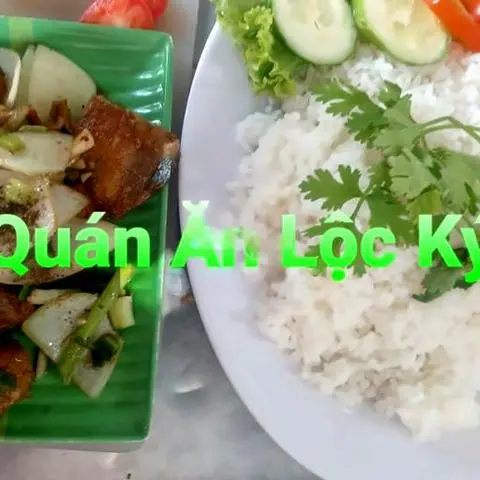 Hình ảnh Cơm trắng gà chiên nước mắm