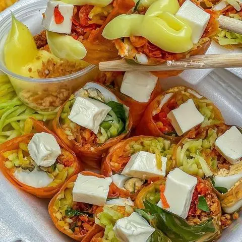 Hình ảnh Bánh Tráng Cuốn Phomai Bò Cười Sốt Bò