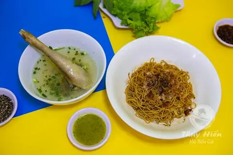 Hình ảnh Mì - Gà Chặt