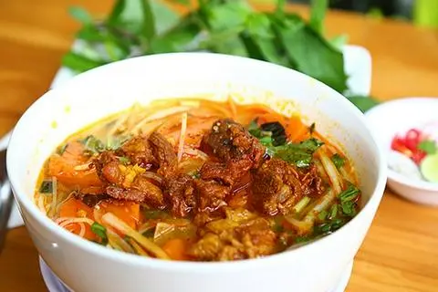 Hình ảnh hủ tíu mì bò kho+ bò viên