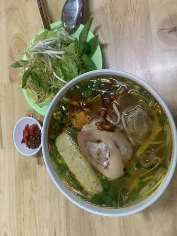 Hình ảnh Bún bò đặc biệt