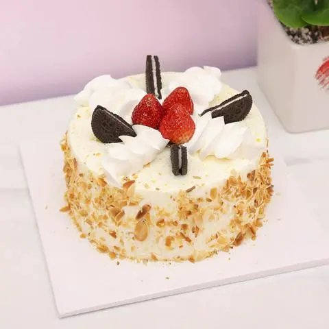 Hình ảnh Bánh Kem Bắp Trang Trí Bánh Oreo - Size 14cm