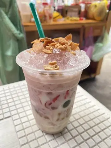 Hình ảnh Dừa sáp dầm mix khoai môn
