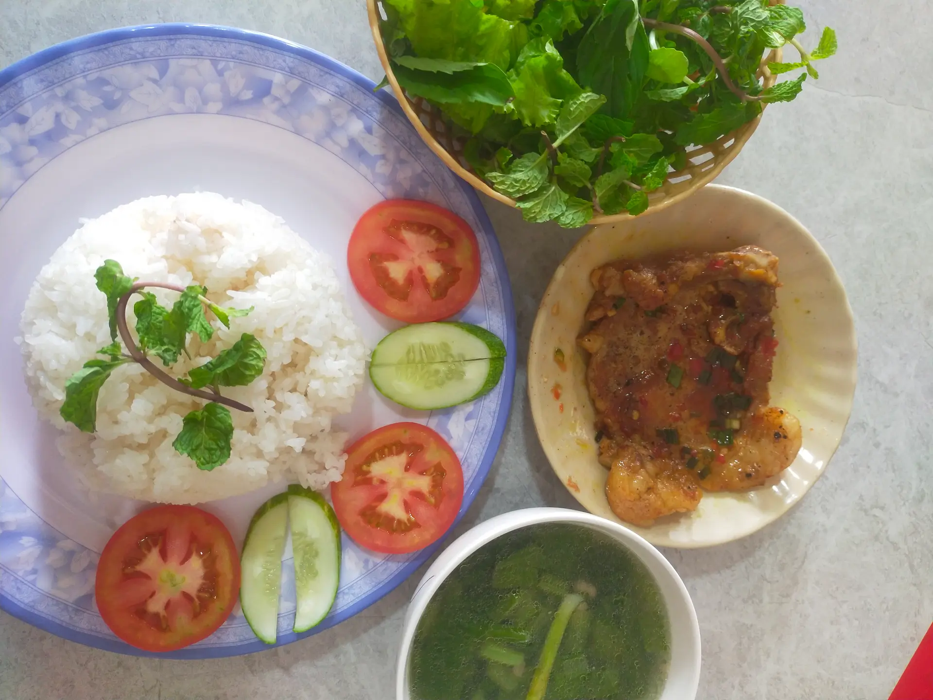 Hình ảnh Cơm sườn cốt lết
