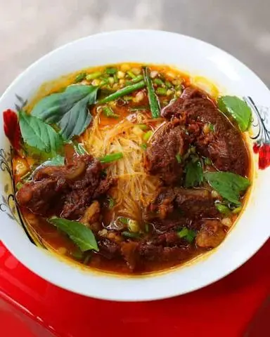 Hình ảnh bún gạo bò kho + viên