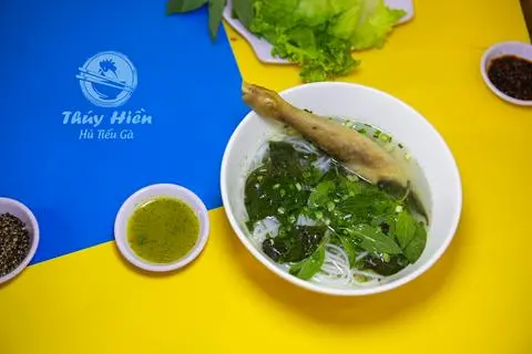 Hình ảnh Bún Gà Lá Quế - Gà Chặt
