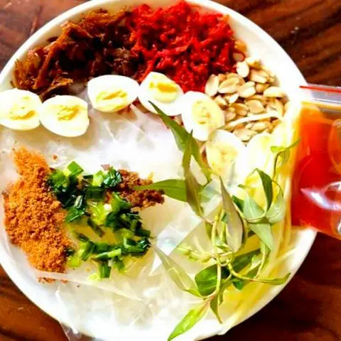 Hình ảnh Bánh tráng trộn full topping
